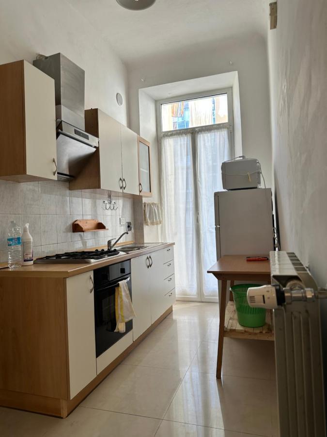 Alloggio In Centro Ben Servito Savona Luaran gambar