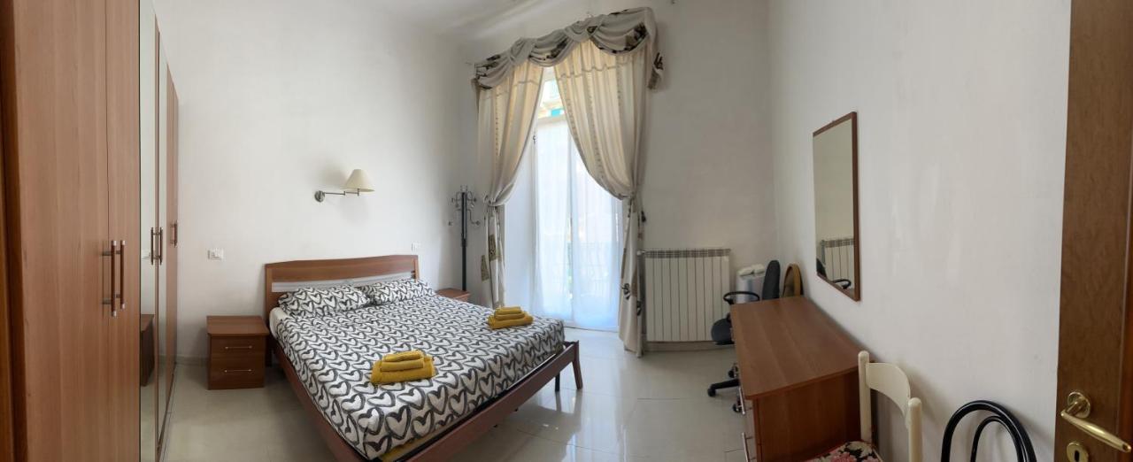 Alloggio In Centro Ben Servito Savona Luaran gambar