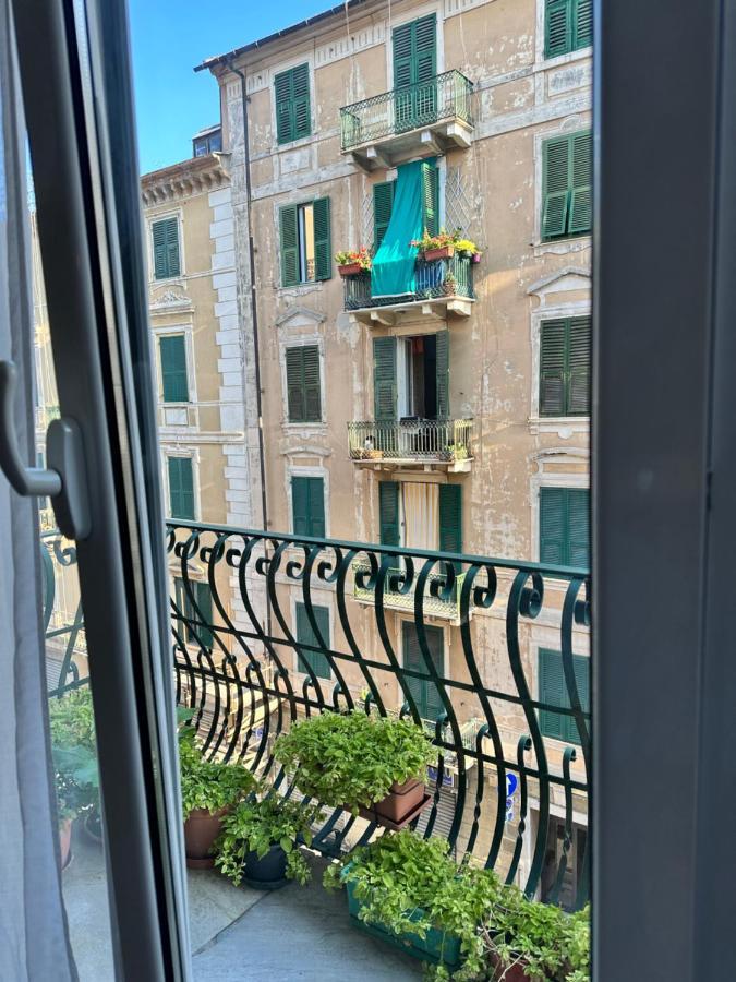Alloggio In Centro Ben Servito Savona Luaran gambar